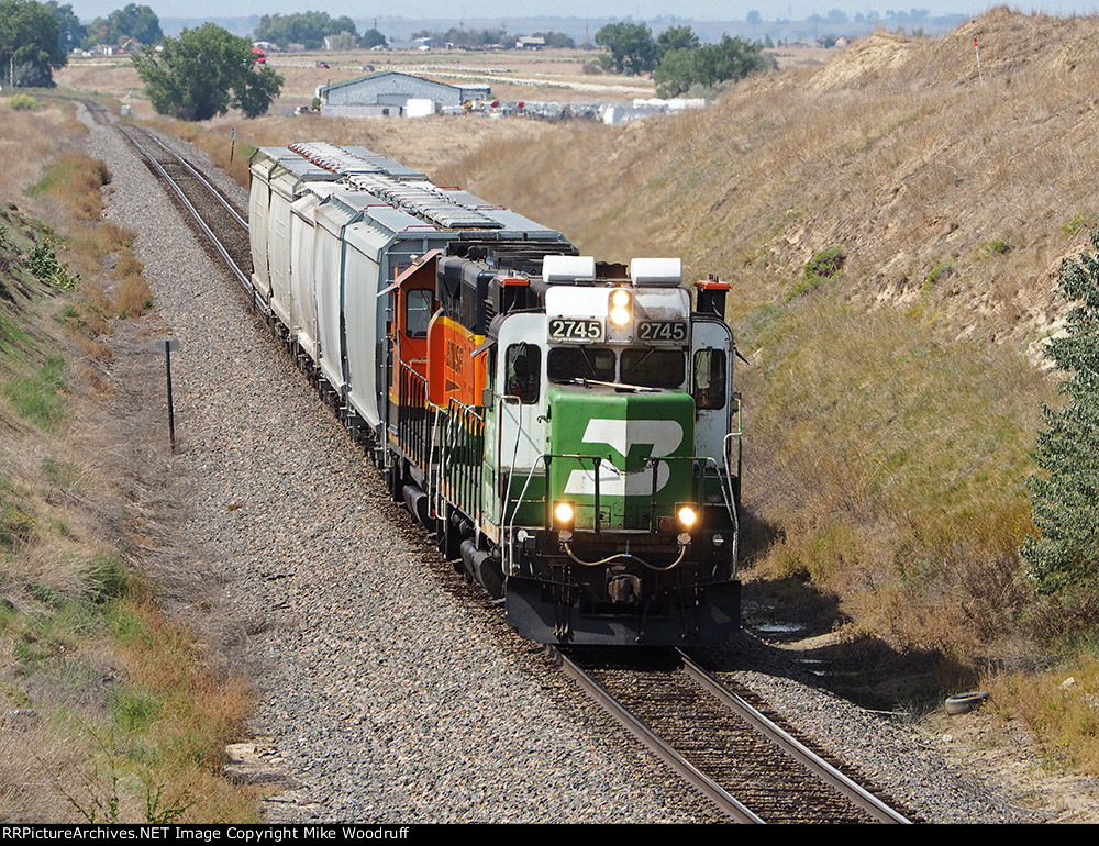 BNSF 2745